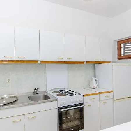 Apartman Apartments Bee Maja