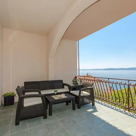 Apartments Bee Maja Apartman