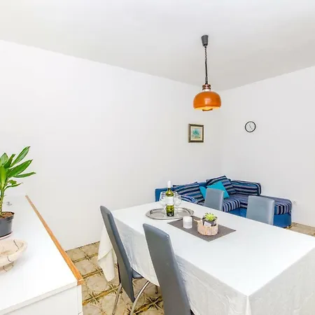 Apartments Bee Maja Apartman