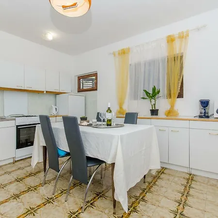 Apartments Bee Maja Trogir